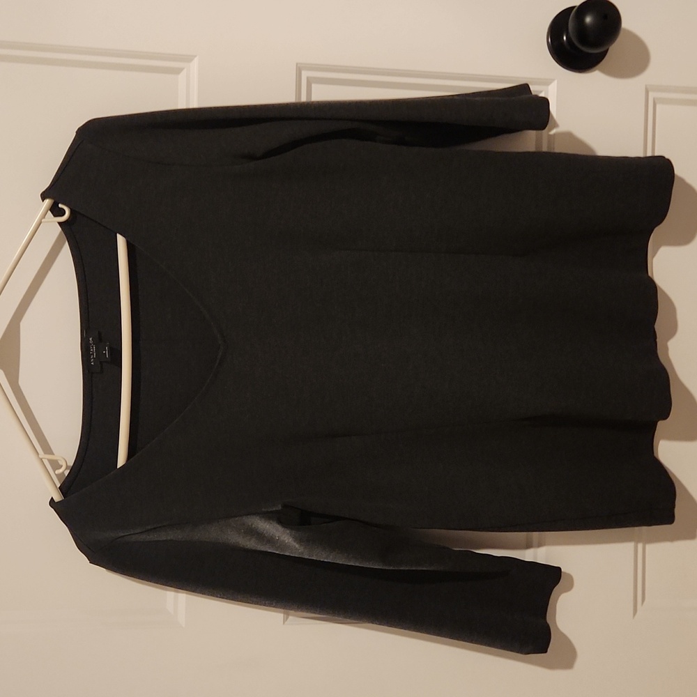 Ann Taylor Small Dark Charcoal Black 3/4ths Length Sleeve Shirt